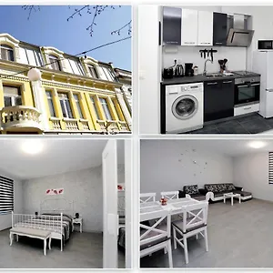 https://lux-apartment-central-street.burgashotels.net